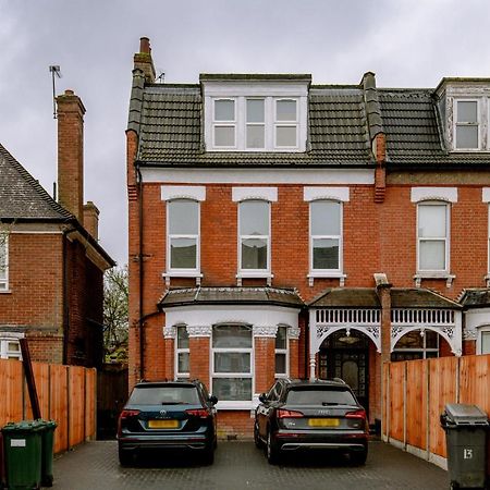 Fantastic New, London Apartment 3 Bed 1 Bath & Parking Whetstone Extérieur photo