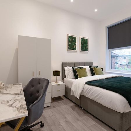 Fantastic New, London Apartment 3 Bed 1 Bath & Parking Whetstone Extérieur photo