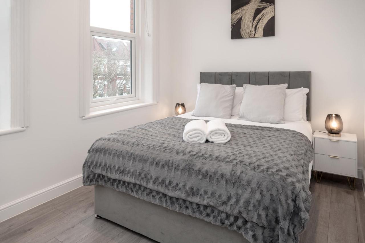 Fantastic New, London Apartment 3 Bed 1 Bath & Parking Whetstone Extérieur photo