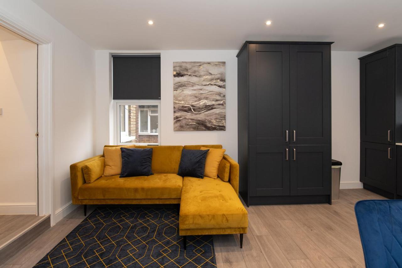 Fantastic New, London Apartment 3 Bed 1 Bath & Parking Whetstone Extérieur photo