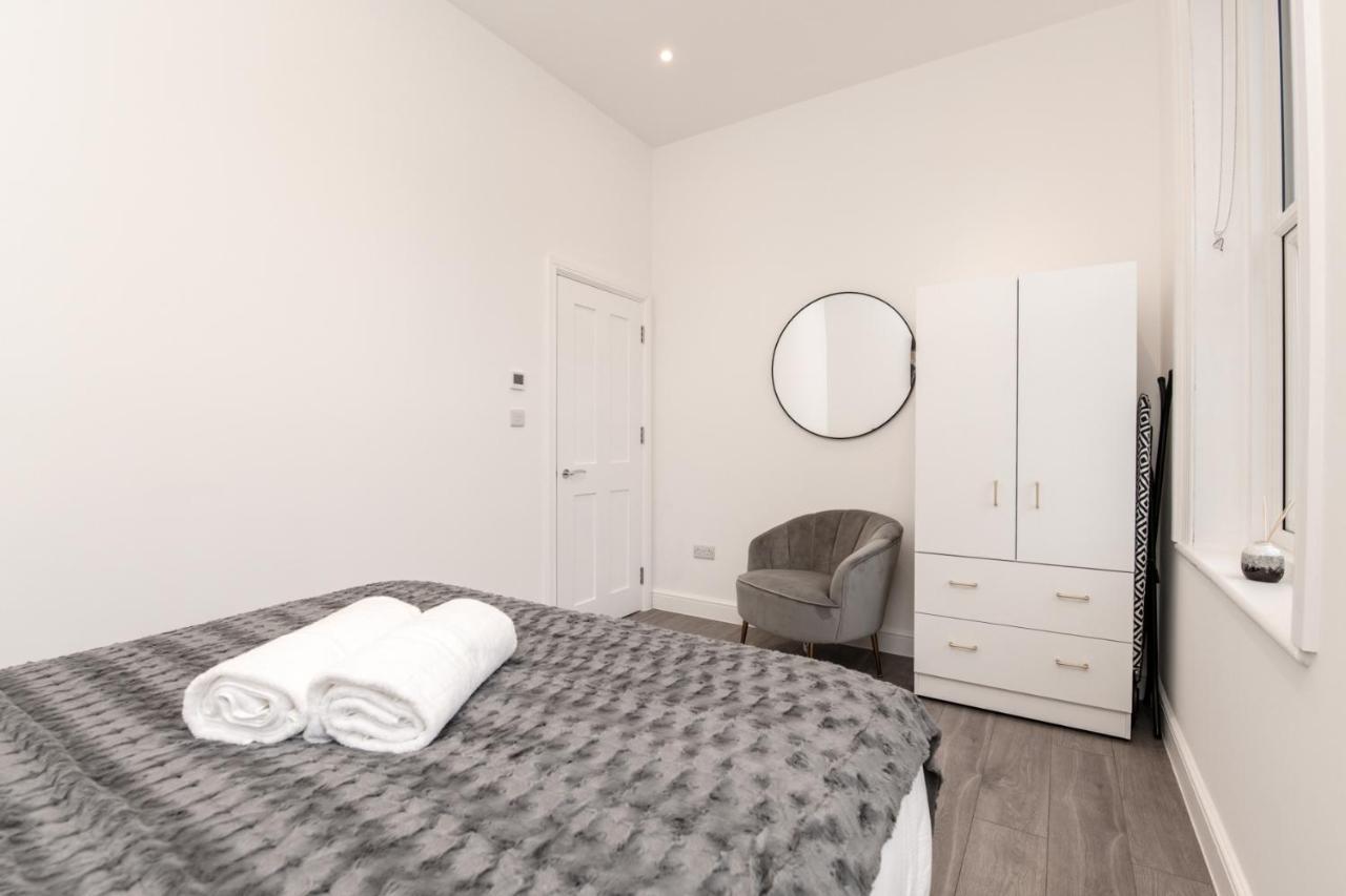 Fantastic New, London Apartment 3 Bed 1 Bath & Parking Whetstone Extérieur photo